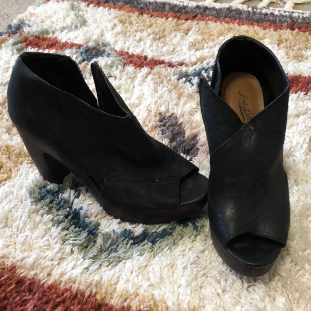 Black Heeled Platform